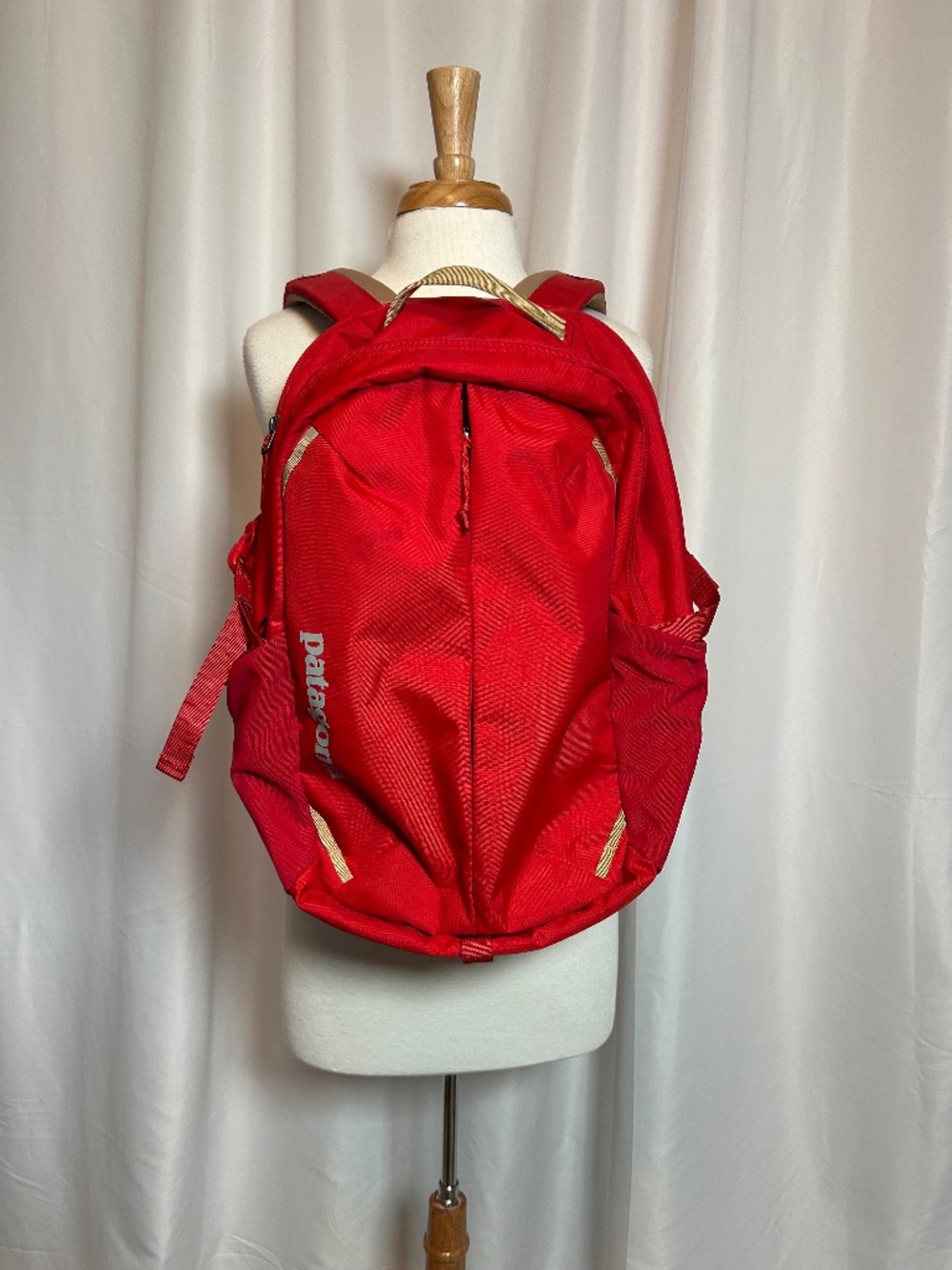 PATAGONI RED REFUGIO DAYPACK 26L